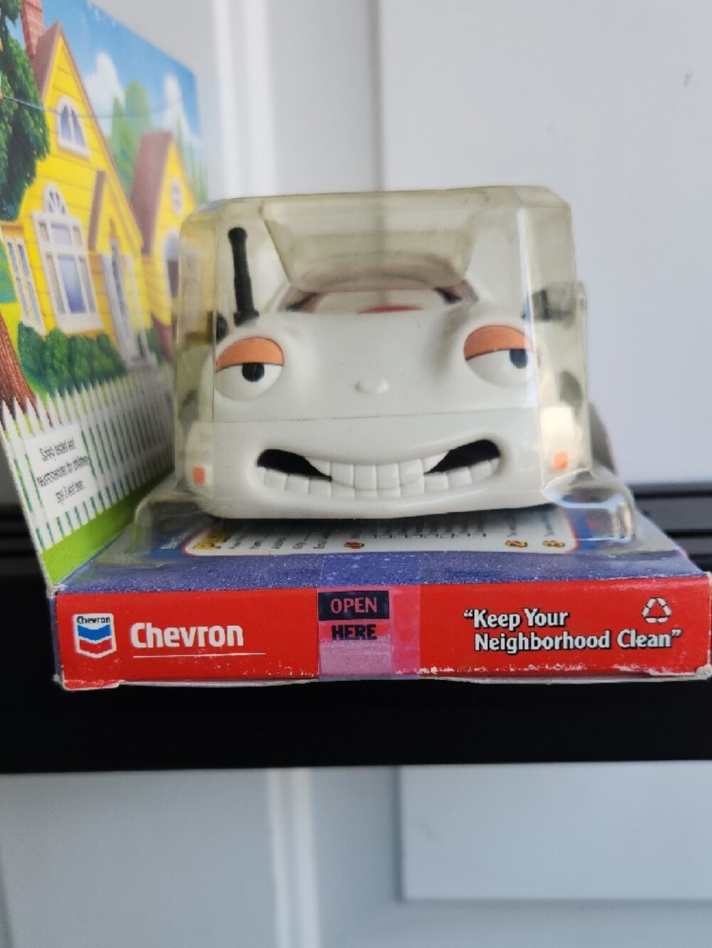 Sam Sedan White Toy Car – 2000 Chevron Cars Collectible Sealed New In Box - Picture 3 of 10